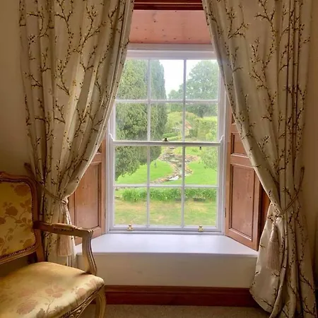 Bed & Breakfast Lacken Millhouse And Gardens *