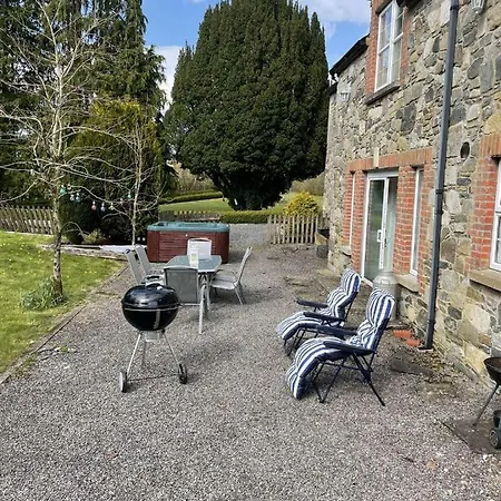 Bed & Breakfast Lacken Millhouse And Gardens *